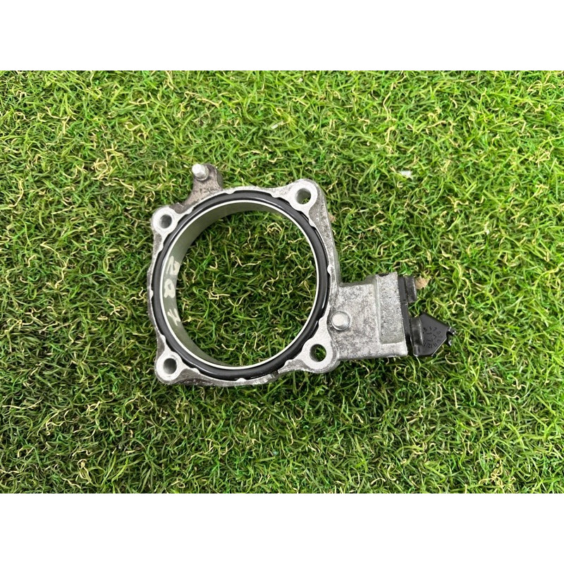 Адаптер дроссельной заслонки (кронштейны двигателя) AUDI Q7 4M 2018 3.0 TFSi 06E145175J