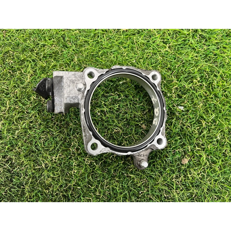 Адаптер дроссельной заслонки (кронштейны двигателя) AUDI Q7 4M 2018 3.0 TFSi 06E145175J