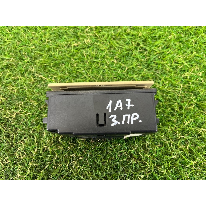 Пепельница (салон) AUDI A7 4G 2013 3.0 CGXB 4G8857405ABH9