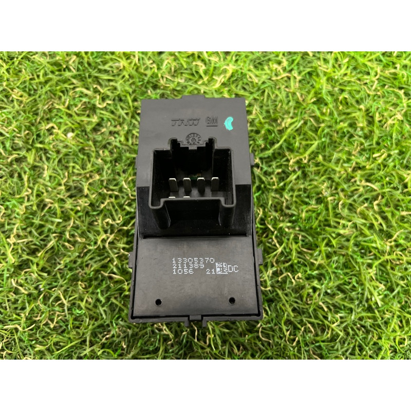 Кнопка склопідйомника (електрика / кнопки) CHEVROLET Cruze J300 2011 1.4 13305370