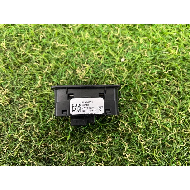 Кнопка открывания крышки багажника (электрика / кнопки) PORSCHE CAYENNE 958 2013 3.6 7PP959832HIVI