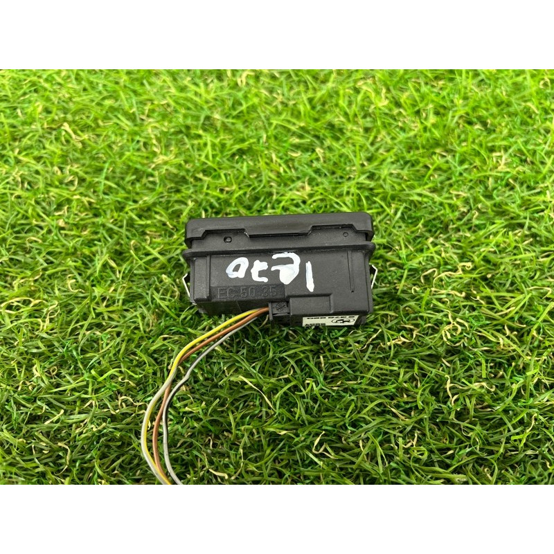 Кнопка открывания крышки багажника (электрика / кнопки) BMW X5 E70 2008 4.8 N62/TU 61318375580