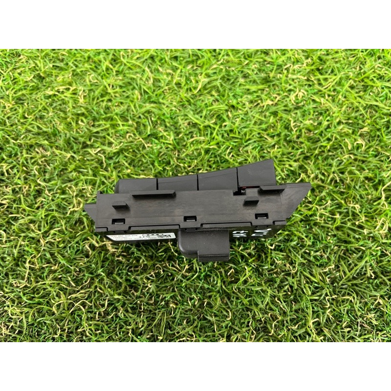 Кнопка памяти сидения (электрика / кнопки) AUDI A7 4G 2013 3.0 CGXB 4G89597695PR