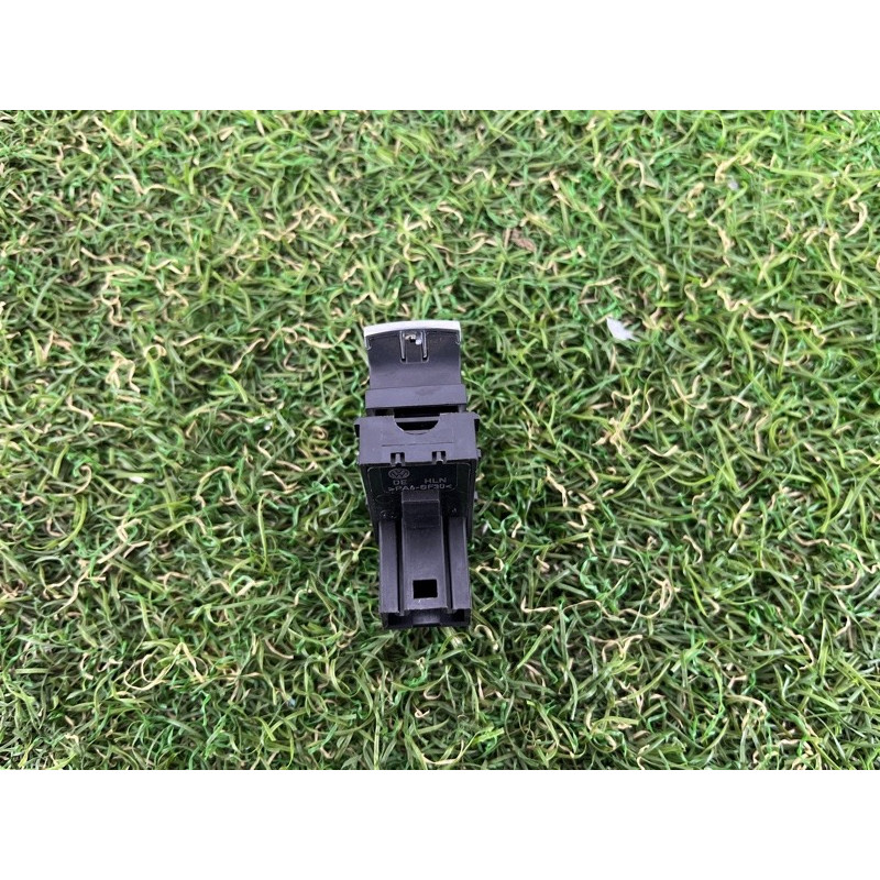 Кнопка стеклоподъемника (электрика / кнопки) Volkswagen Passat B7 2016 1.8 5K0959855XSH