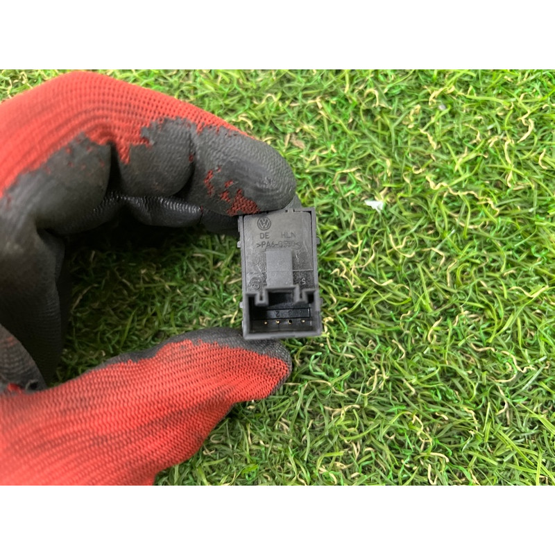 Кнопка стеклоподъемника (электрика / кнопки) Volkswagen Passat B7 2016 1.8 5K0959855XSH