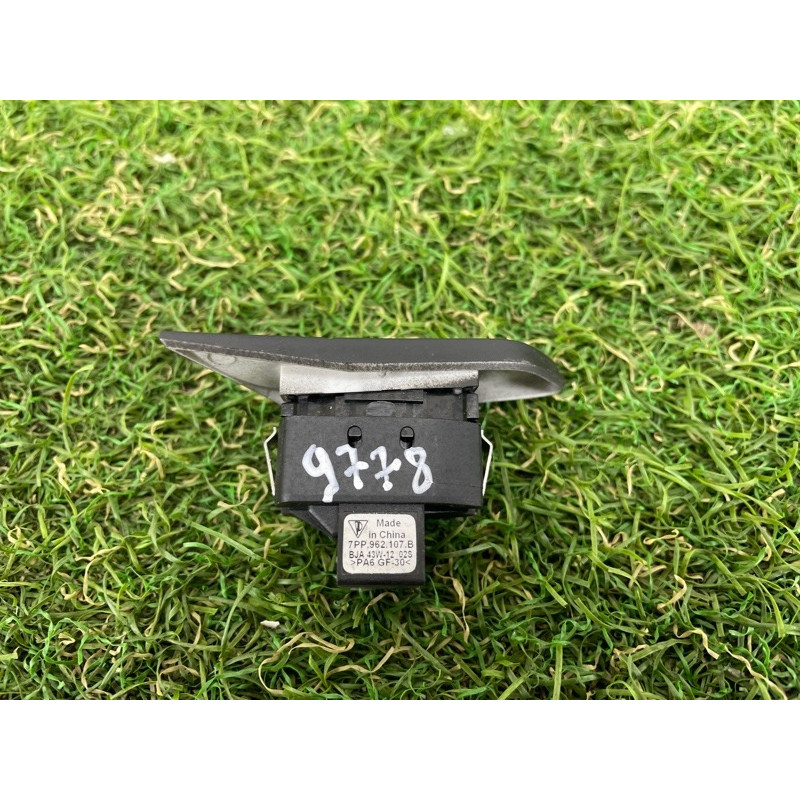 Кнопка блокировки центрального замка (электрика / кнопки) PORSCHE CAYENNE 958 2013 3.6 7PP962107BIVI