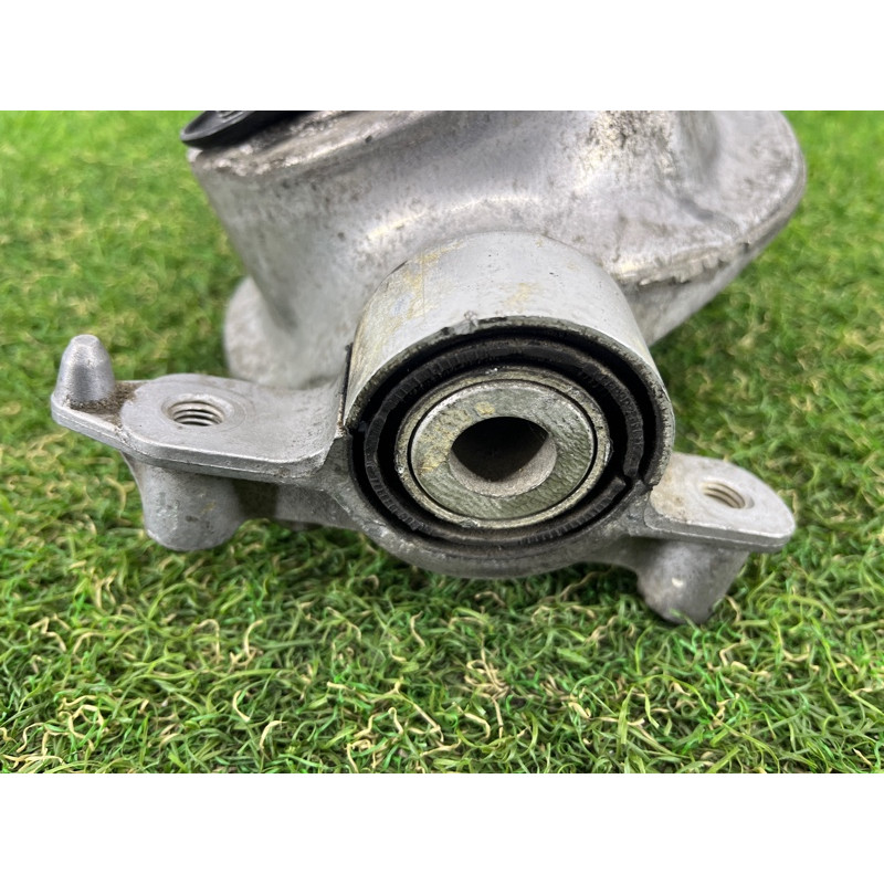 Опора стійки (підвіска) Volkswagen Touareg NF 2012 3.0 7P0512302