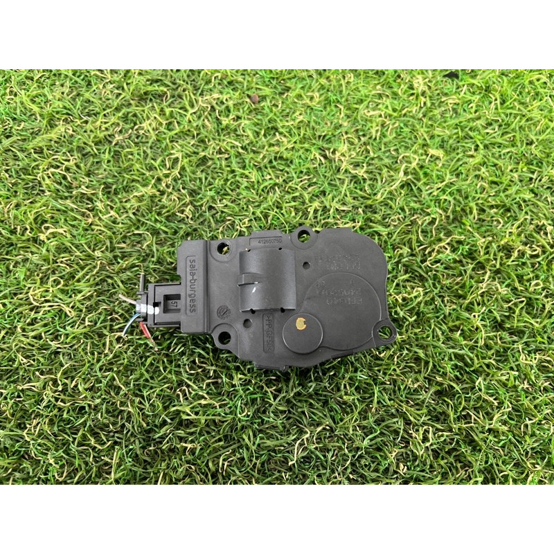 Привод заслонки отопителя (отопление и кондиционирование) PORSCHE CAYENNE 958 2012 4.8 95861251100