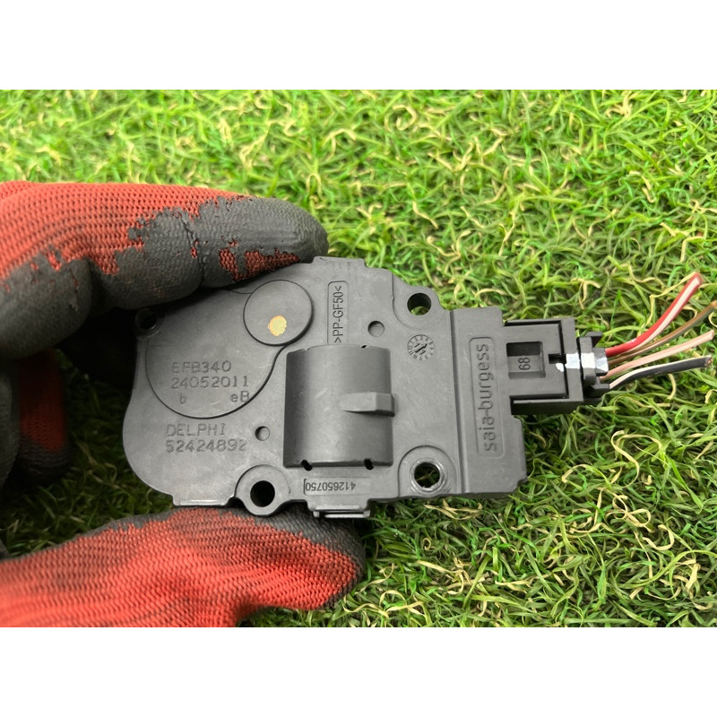 Привод заслонки отопителя (отопление и кондиционирование) PORSCHE CAYENNE 958 2012 4.8 95861251100