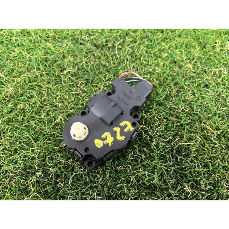 Привод заслонки отопителя (отопление и кондиционирование) PORSCHE CAYENNE 958 2012 4.8 95861251100