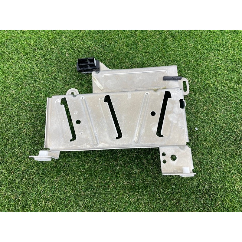 Кронштейн підсилювача звуку (кузов і елементи) BMW 5-series G30 2017 2.0 B46B20 65159367949