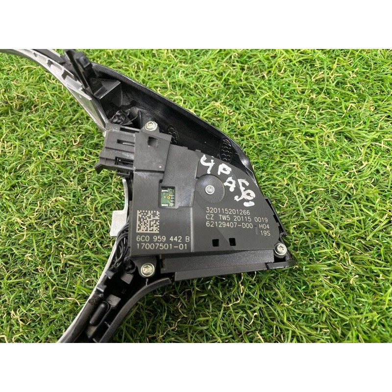 Кнопки руля (электрика / кнопки) Volkswagen Passat B7 2016 1.8 6C0959442BICX