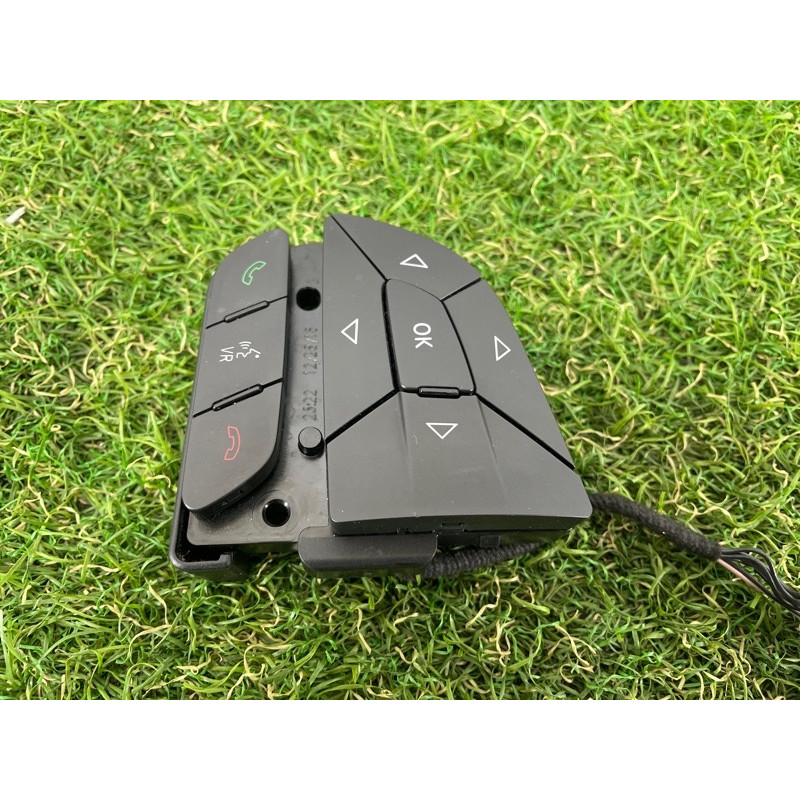 Кнопки руля (электрика / кнопки) Jeep Grand Cherokee WK2 2017 3.6 68245341AC