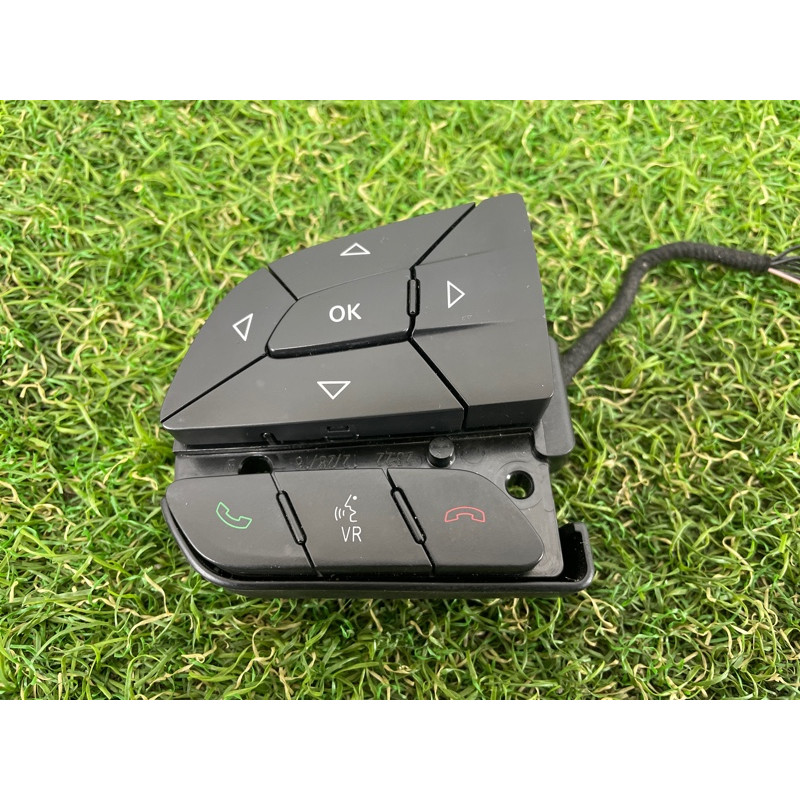 Кнопки руля (электрика / кнопки) Jeep Grand Cherokee WK2 2017 3.6 68245341AC