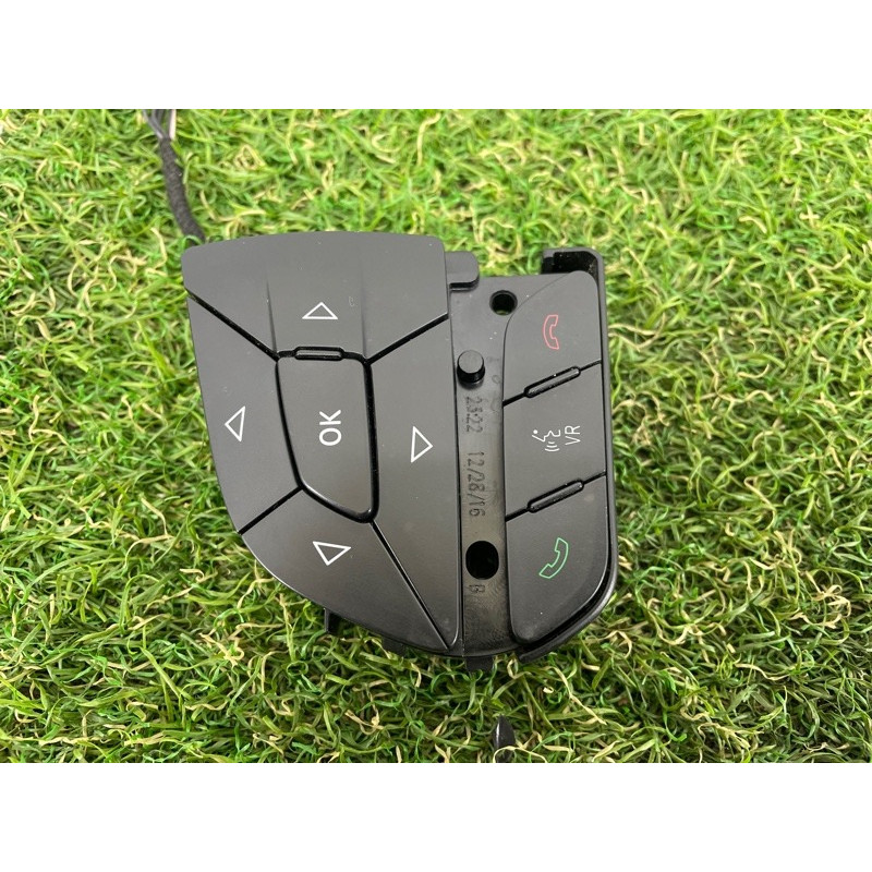 Кнопки руля (электрика / кнопки) Jeep Grand Cherokee WK2 2017 3.6 68245341AC