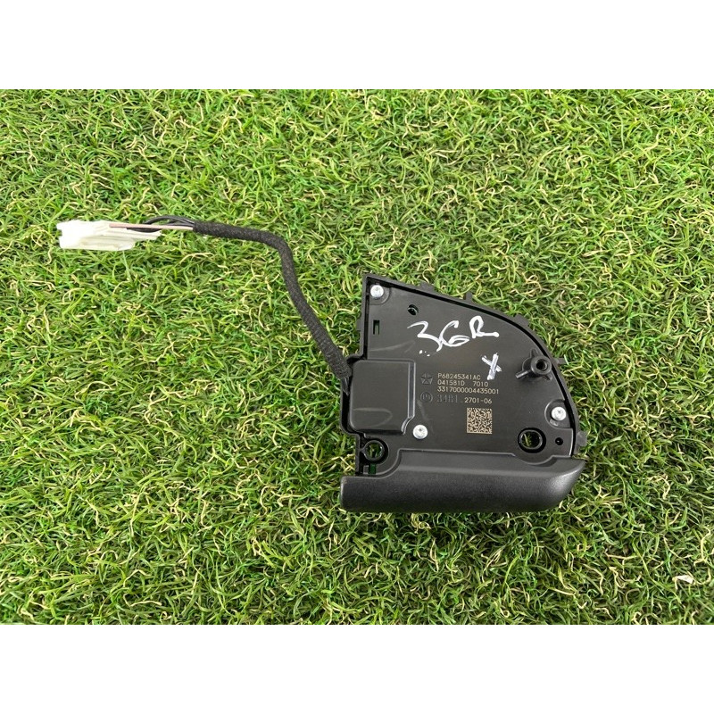 Кнопки руля (электрика / кнопки) Jeep Grand Cherokee WK2 2017 3.6 68245341AC