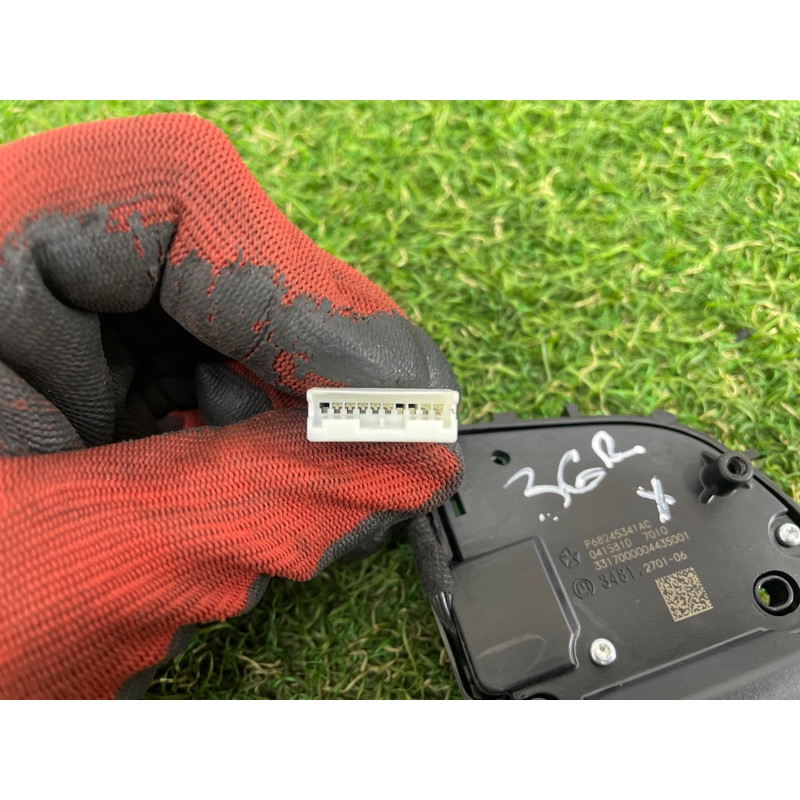 Кнопки руля (электрика / кнопки) Jeep Grand Cherokee WK2 2017 3.6 68245341AC