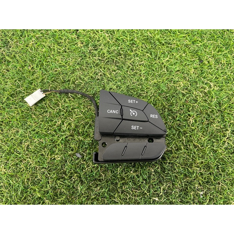 Кнопки руля (электрика / кнопки) Jeep Grand Cherokee WK2 2017 3.6 68245338AA