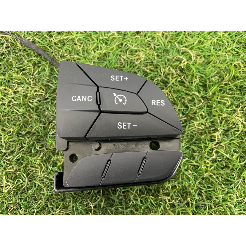 Кнопки руля (электрика / кнопки) Jeep Grand Cherokee WK2 2017 3.6 68245338AA