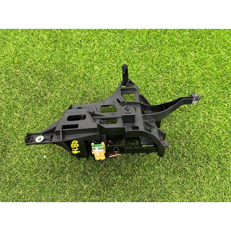 Кронштейн блока предохранителей (кузов и элементы) AUDI Q7 4L 2014 3.0 TFSi CTWB 4L1971845