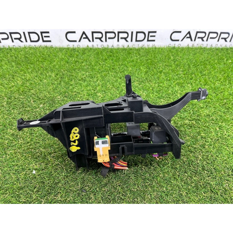 Кронштейн блока предохранителей (кузов и элементы) AUDI Q7 4L 2014 3.0 TFSi CTWB 4L1971845