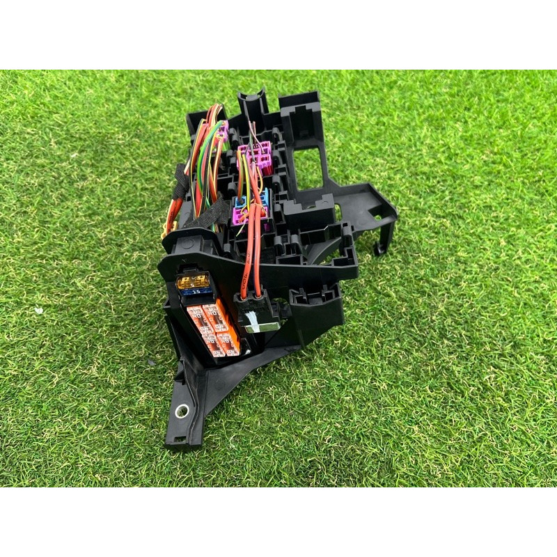 Кронштейн блока предохранителей (кузов и элементы) AUDI Q7 4L 2014 3.0 TFSi CTWB 4L1971845