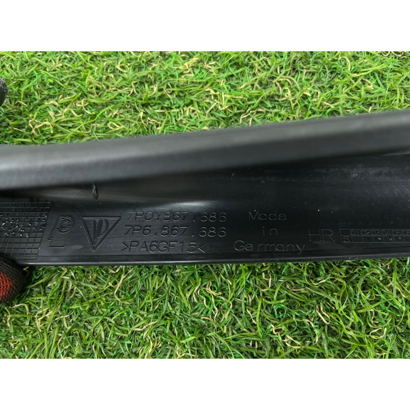 Молдинг стекла внутренний (наружные элементы кузова) Volkswagen Touareg FL 2015 3.6 7P686768682V