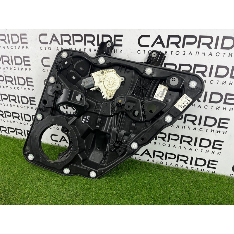 Механизм стеклоподъемника с мотором (кузов и элементы) Volkswagen Touareg FL 2015 3.6 7P6839462A