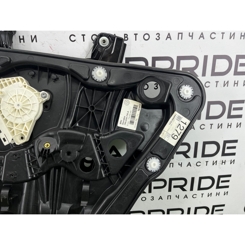 Механизм стеклоподъемника с мотором (кузов и элементы) Volkswagen Touareg FL 2015 3.6 7P6839462A