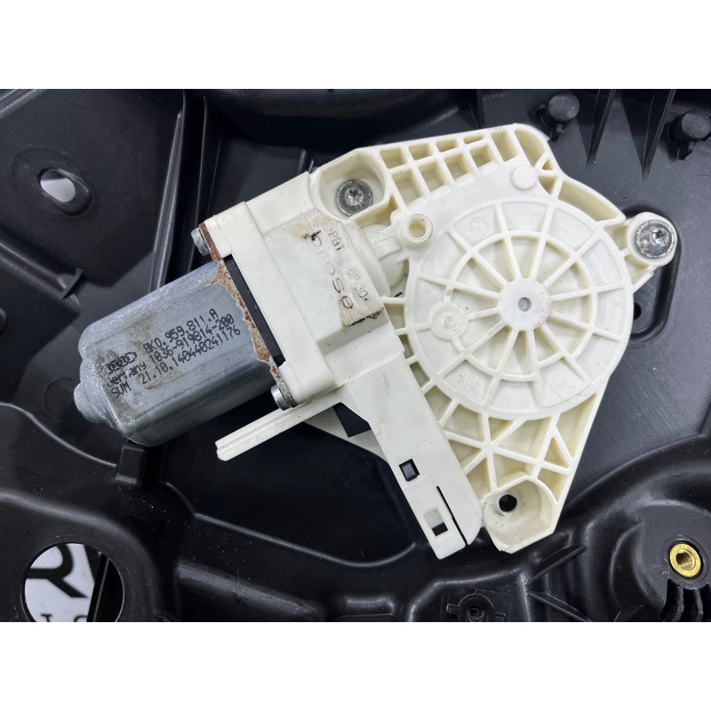 Механизм стеклоподъемника с мотором (кузов и элементы) Volkswagen Touareg FL 2015 3.6 7P6839462A