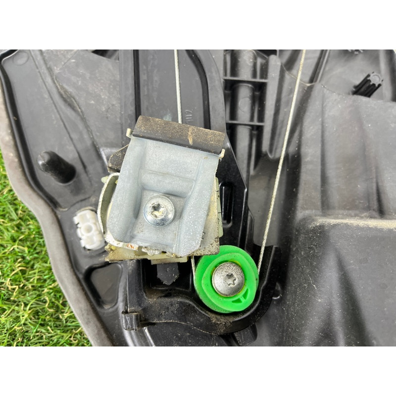 Механизм стеклоподъемника с мотором (кузов и элементы) Volkswagen Touareg FL 2015 3.6 7P6839462A