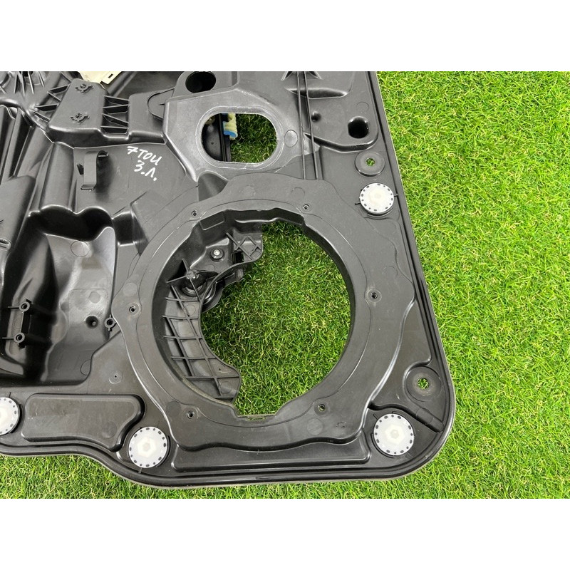 Механизм стеклоподъемника с мотором (кузов и элементы) Volkswagen Touareg FL 2015 3.6 7P6839461A