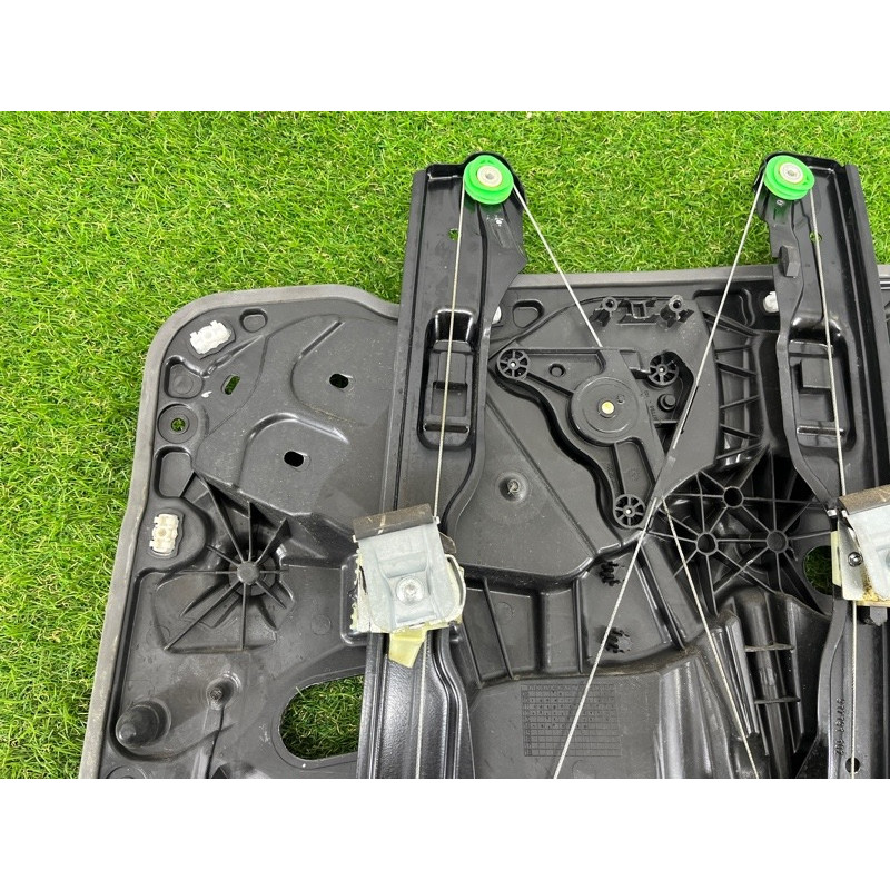 Механизм стеклоподъемника с мотором (кузов и элементы) Volkswagen Touareg FL 2015 3.6 7P6839461A