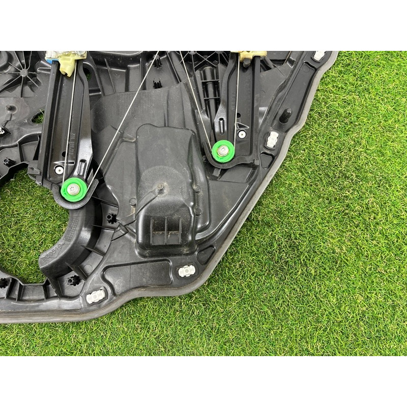 Механизм стеклоподъемника с мотором (кузов и элементы) Volkswagen Touareg FL 2015 3.6 7P6839461A