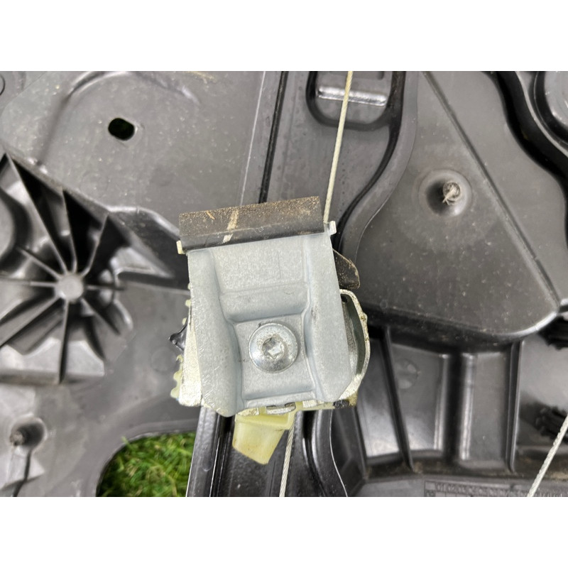 Механизм стеклоподъемника с мотором (кузов и элементы) Volkswagen Touareg FL 2015 3.6 7P6839461A