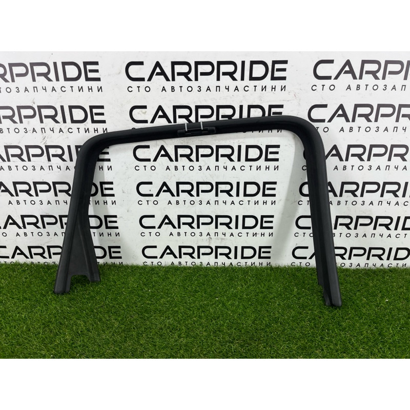 Внутрішній молдинг скла (зовнішні елементи кузова) Volkswagen Touareg FL 2015 3.6 7P686768582V