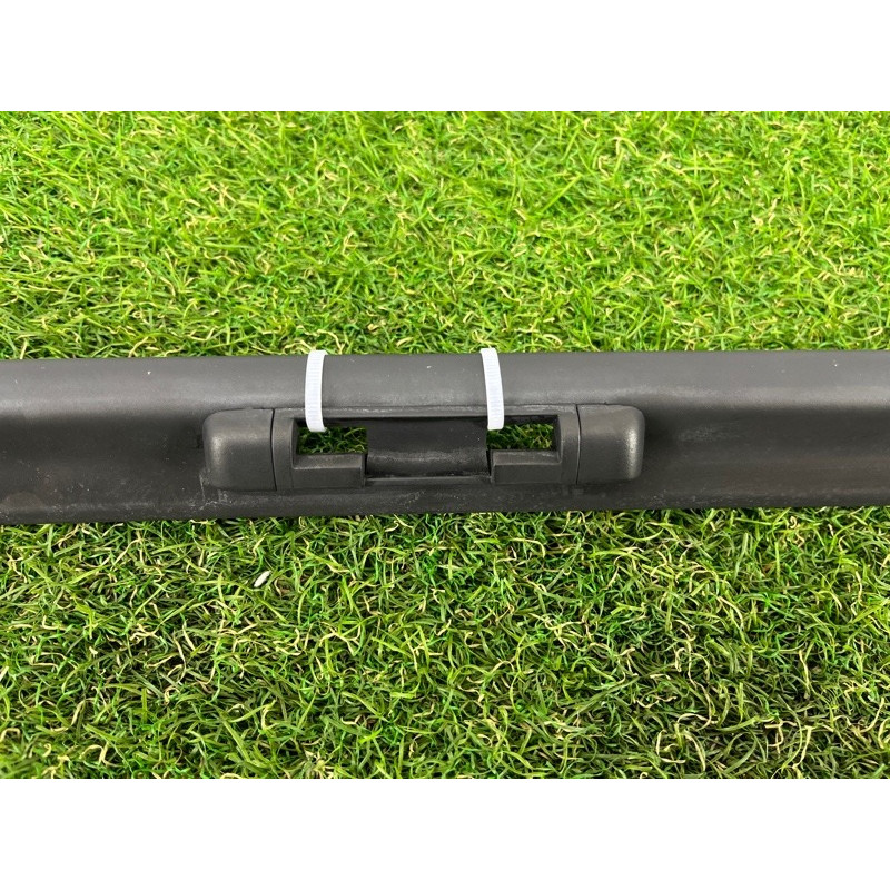 Внутрішній молдинг скла (зовнішні елементи кузова) Volkswagen Touareg FL 2015 3.6 7P686768582V