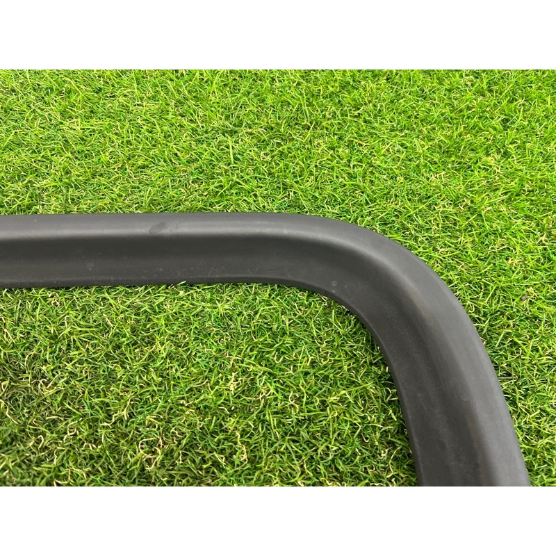 Внутрішній молдинг скла (зовнішні елементи кузова) Volkswagen Touareg FL 2015 3.6 7P686768582V