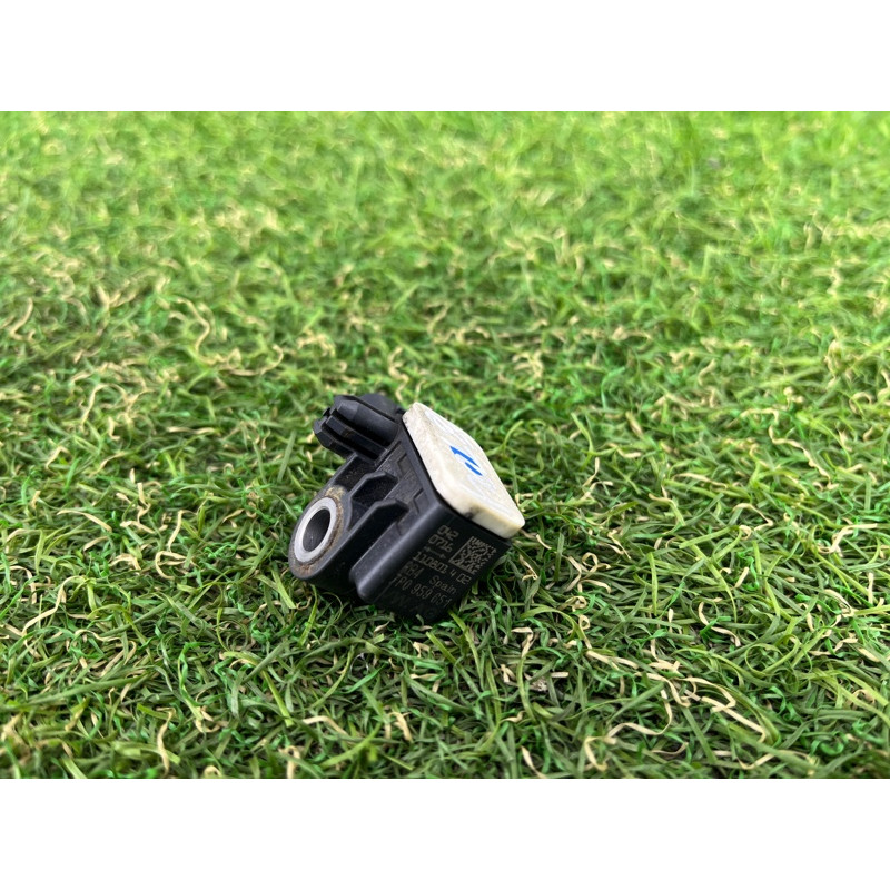 Датчик удара (электрика / датчики) Volkswagen Touareg II NF 2013 3.0 7P0959651