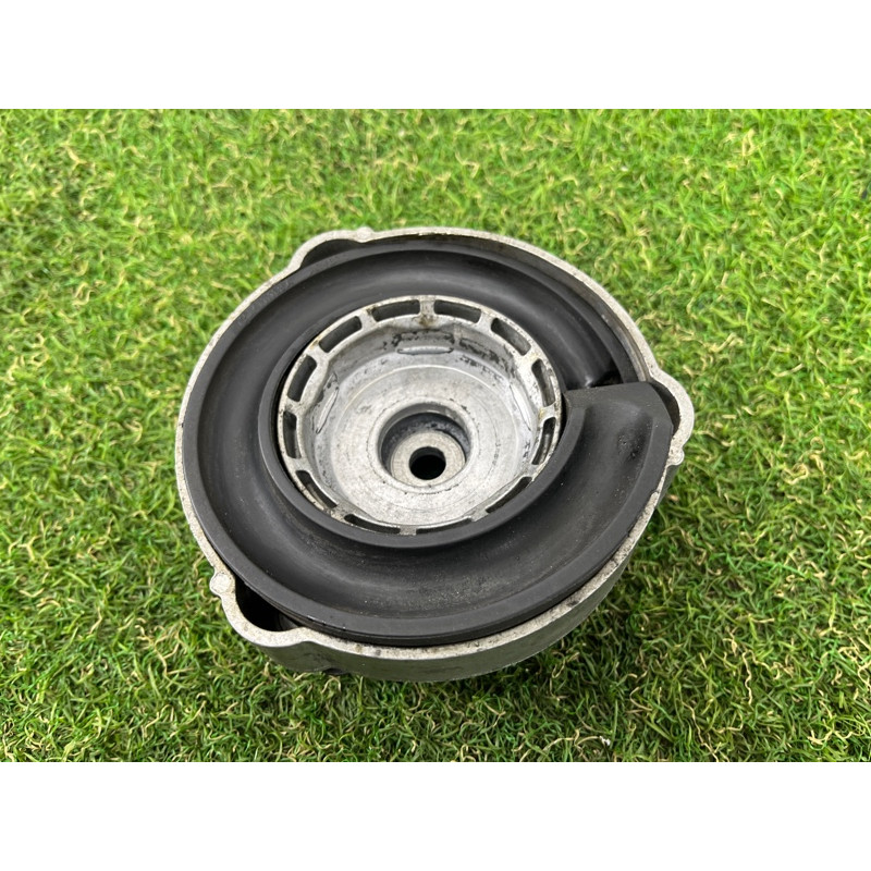 Опора стойки (подвеска) Volkswagen Touareg NF 2011 3.6 7P0412321A
