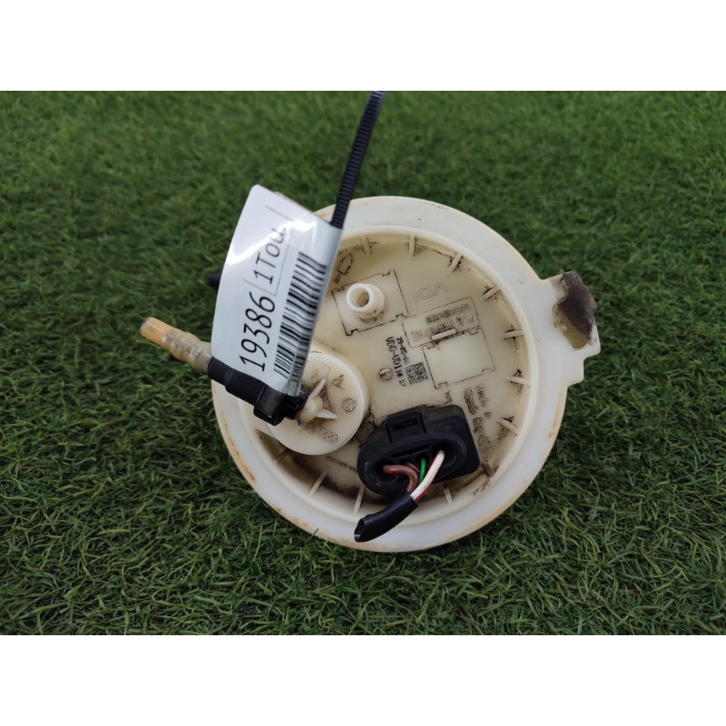 Топливный насос (топливная система) Volkswagen Touareg 7L 2004 3.2 7l6919679e