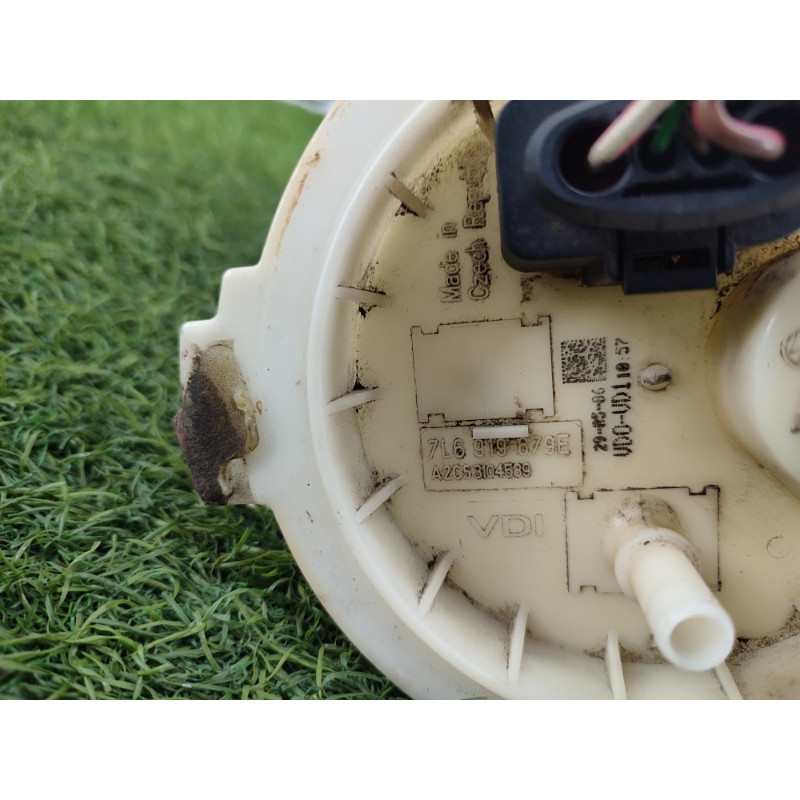 Топливный насос (топливная система) Volkswagen Touareg 7L 2004 3.2 7l6919679e