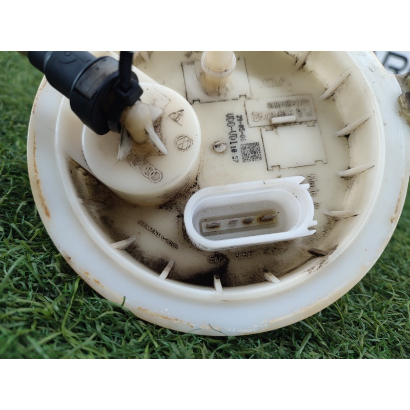 Топливный насос (топливная система) Volkswagen Touareg 7L 2004 3.2 7l6919679e