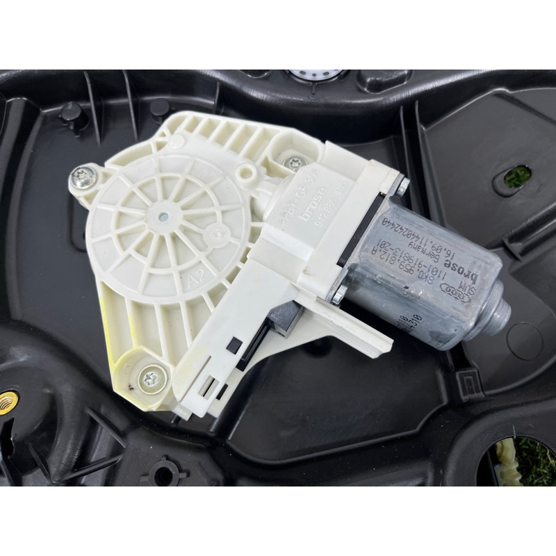 Механізм склопідйомника з мотором (кузов і елементи) Volkswagen Touareg II NF 2013 3.0 7P6839461A