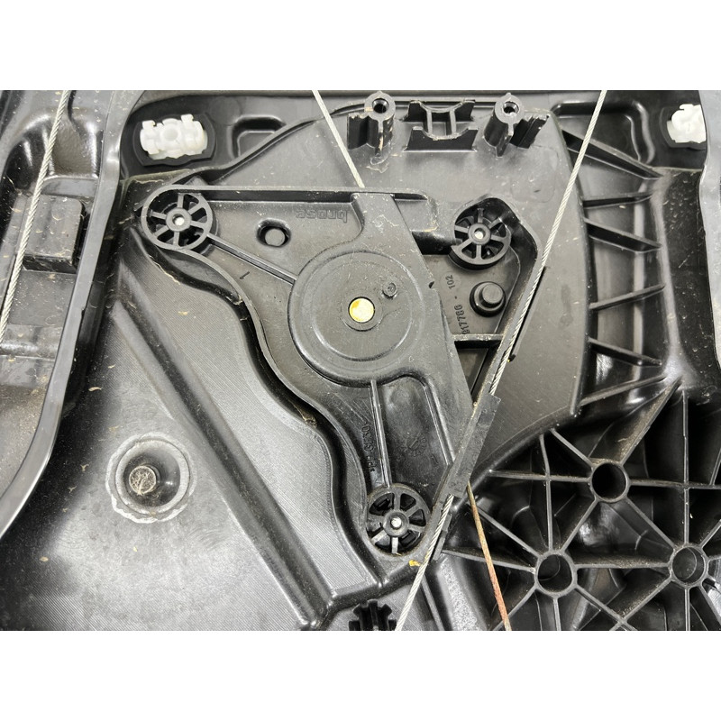 Механізм склопідйомника з мотором (кузов і елементи) Volkswagen Touareg II NF 2013 3.0 7P6839461A
