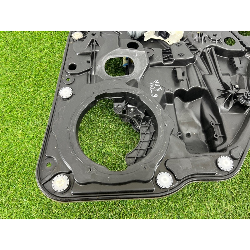 Механізм склопідйомника з мотором (кузов і елементи) Volkswagen Touareg II NF 2013 3.0 7P6839462A