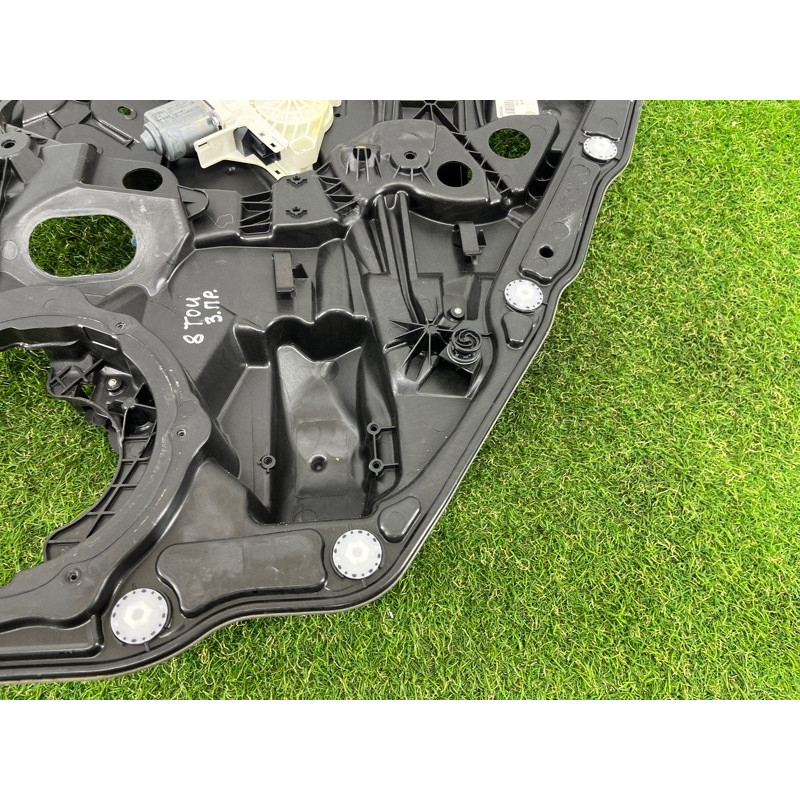 Механізм склопідйомника з мотором (кузов і елементи) Volkswagen Touareg II NF 2013 3.0 7P6839462A