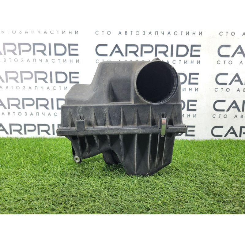 Корпус воздушного фильтра (впускная система) BMW 7-series E32 1990 M70b50 13711718312