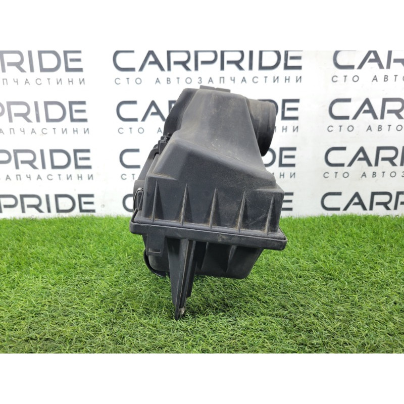 Корпус воздушного фильтра (впускная система) BMW 7-series E32 1990 M70b50 13711718312