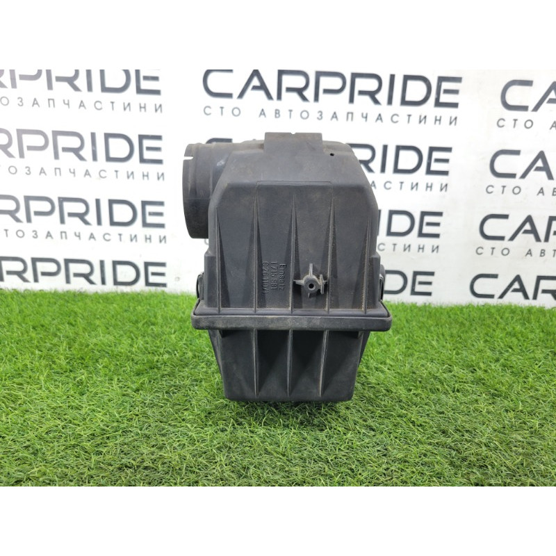 Корпус воздушного фильтра (впускная система) BMW 7-series E32 1990 M70b50 13711718312